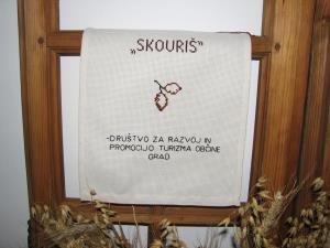 SKOURIŠ 2